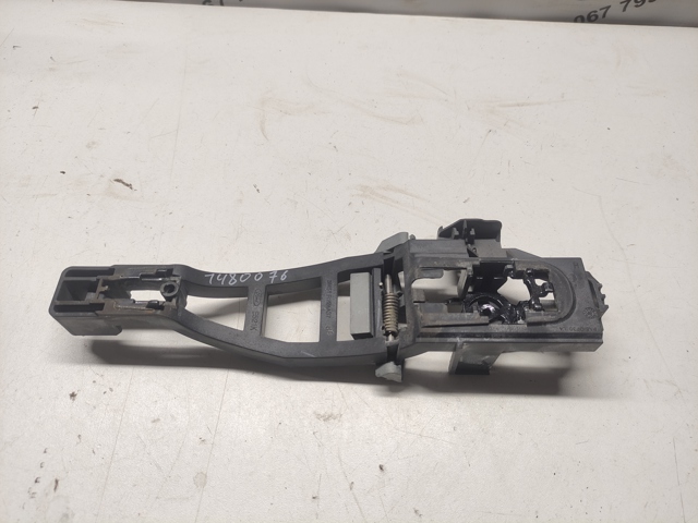 Держатель наружной ручки двери, левых дверей 3M51R224A37BF FORD