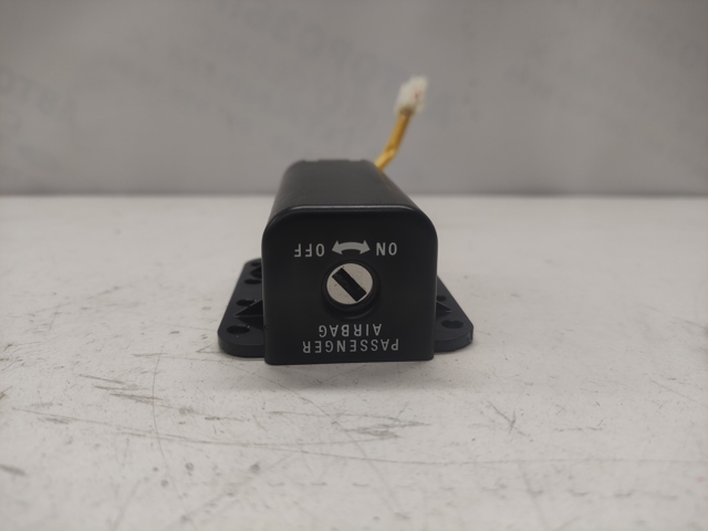 MITSUBISHI 8610A054 Замок отключения (деактивации) подушки безопастности пассажира в наличии Украина