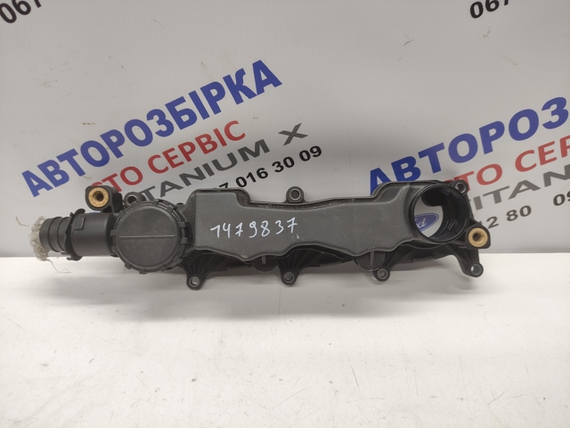 Крышка клапанов Пежо 207