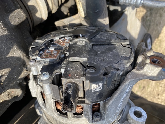 12318571358 BMW Генератор купить в Львов