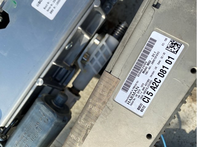 Радиоприемник 65125A2C081 BMW