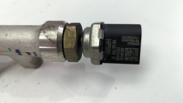 Датчик давления топлива 04C906054C VAG