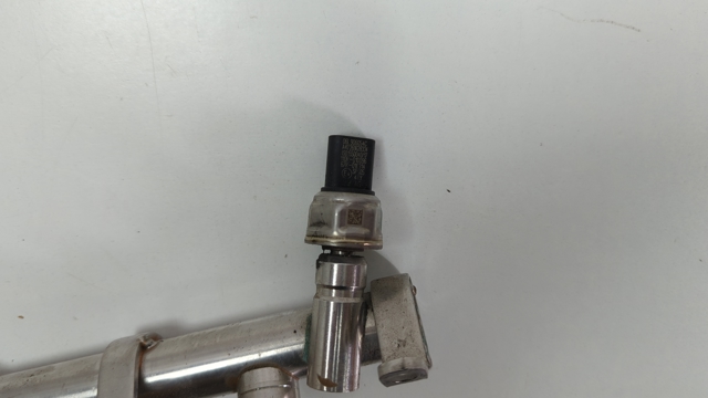 Датчик давления топлива 06L906054C VAG