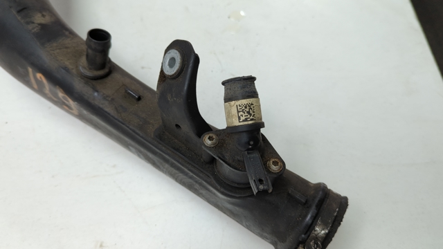 11127584128 Патрубок вентиляции картера (маслоотделителя) купить Каменское