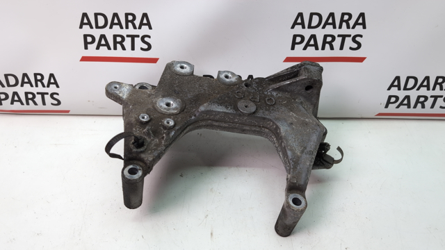 Кронштейн подушки (опоры) двигателя, правой 112314BA0B NISSAN