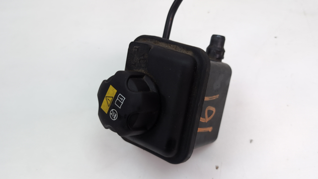 BMW 17137841266 Бачок системы охлаждения расширительный в наличии Львов