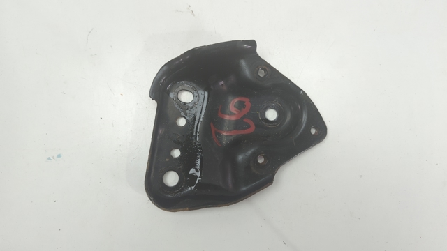 Кронштейн передней балки 20216FL030 SUBARU