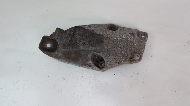 BMW 22116861401 Кронштейн подушки (опоры) двигателя левой в наличии Николаев
