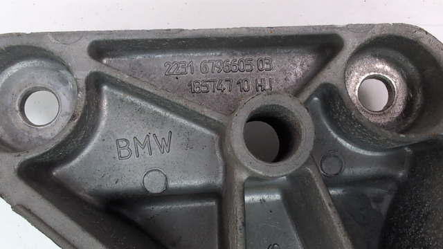 Кронштейн КПП 22326796605 BMW
