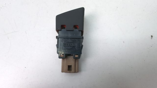 252904BJ0A NISSAN Кнопка включения аварийного сигнала купить в Полтава