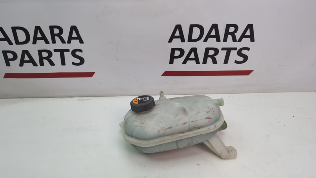 Бачок системы охлаждения расширительный Hyundai Sonata 8 DN8