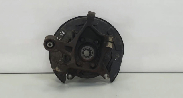 Цапфа (поворотный кулак) задний правый 28411AJ00A SUBARU