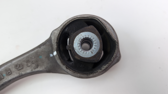 31108854990 BMW Рычаг передней подвески нижний правый купить в Киев