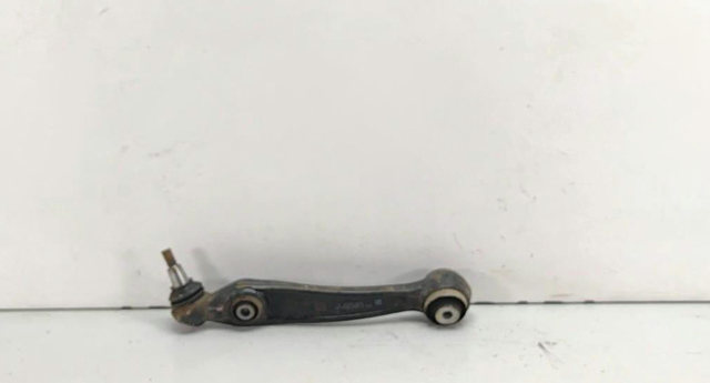 Передний нижний рычаг 31126864822 BMW