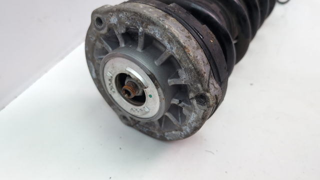 Амортизаторная стойка передняя правая 31316866608 BMW