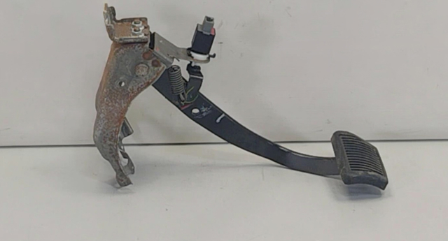 Педаль тормоза 328004C200 HYUNDAI