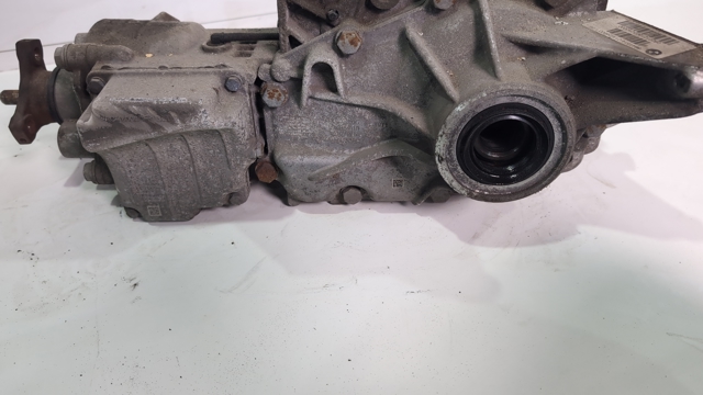 Траверса заднего редуктора, задняя 33108841514 BMW