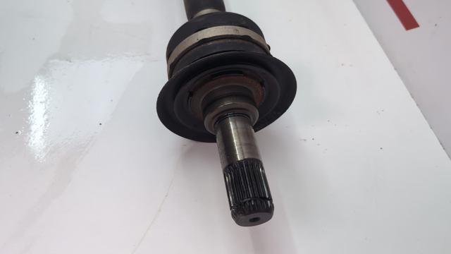 Полуось задняя, правая 33208664622 BMW