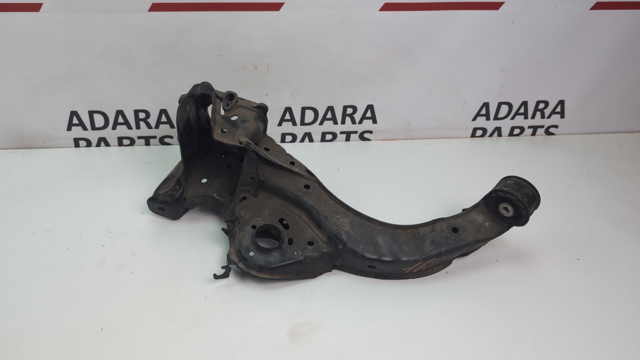 BMW 33306894209 Цапфа задняя левая в наличии Каменское