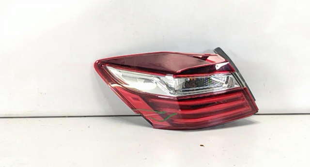 Фонарь задний левый, внешний 33550T2AA21 HONDA