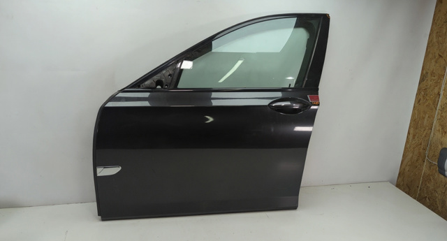 Водительская дверь 41525A2A387 BMW