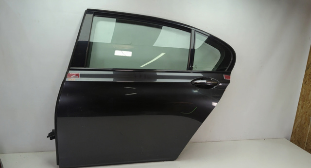 Дверь пассажирская задняя левая 41525A2A393 BMW