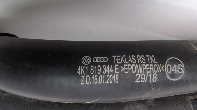 VAG 4K1819344E Шланг (патрубок) системы охлаждения в наличии Украина