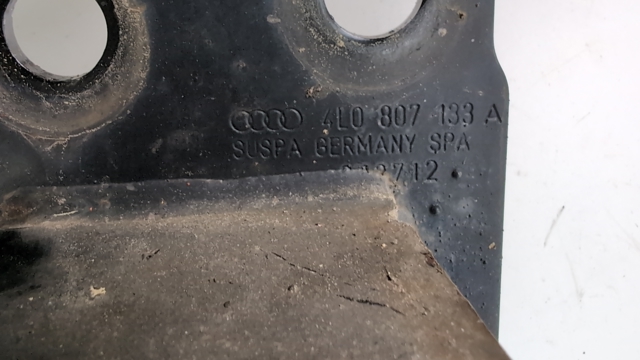 4L0807133A VAG Кронштейн усилителя переднего бампера купить в Каменское