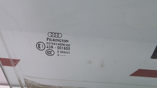 Стекло передней правой двери 4L0845202A VAG