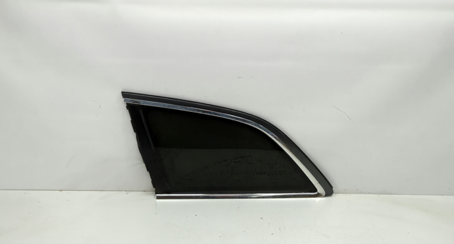Стекло багажного отсека, левое 4L0845299RNVB VAG