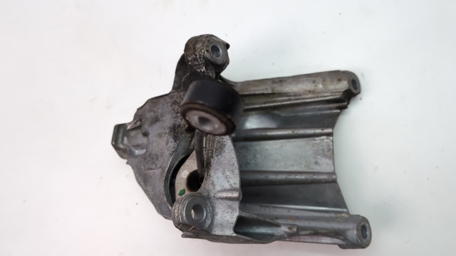 VAG 4M0199307CB Кронштейн подушки (опоры) двигателя левой в наличии Ровно