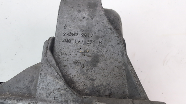 Левая подушка двигателя 4M0199371B VAG