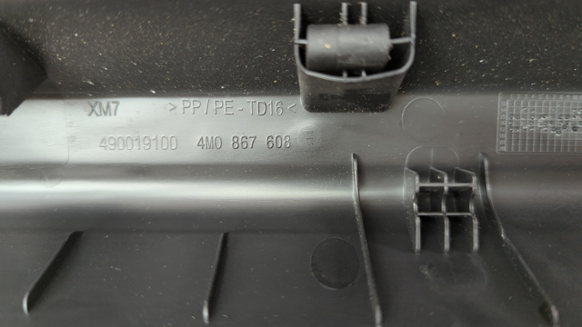 Обшивка ляды 4M0867608E4PK VAG