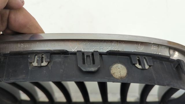 BMW 51117295297 Решетка радиатора левая в наличии Полтава