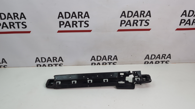 Кронштейн бампера заднего, центральный 51129883545 BMW