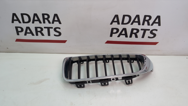Решетка радиатора левая 51135A3D025 BMW
