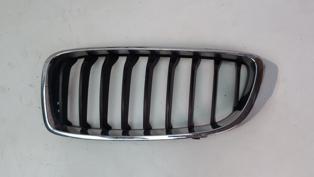 51135A3D025 BMW Решетка радиатора левая купить в Житомир