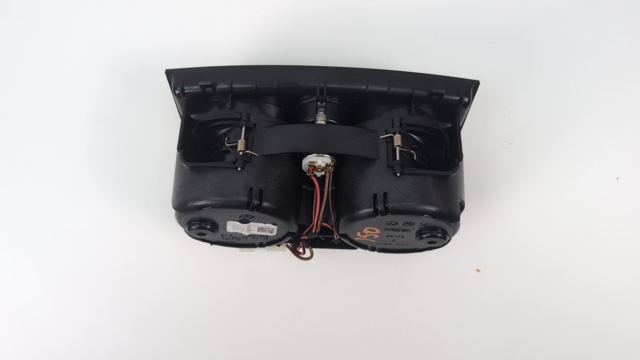 BMW 51166833813 Подстаканник подлокотника центральной консоли в наличии Ужгород