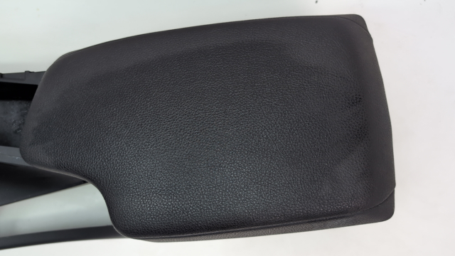 51169235431 BMW Крышка подлокотника купить в Днепр