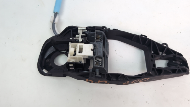 Держатель наружной ручки двери, передней правой 51217401204 BMW