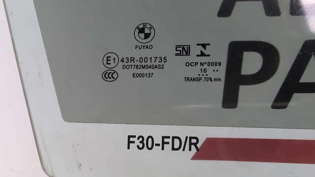 Стекло передней двери, правой 51337259826 BMW