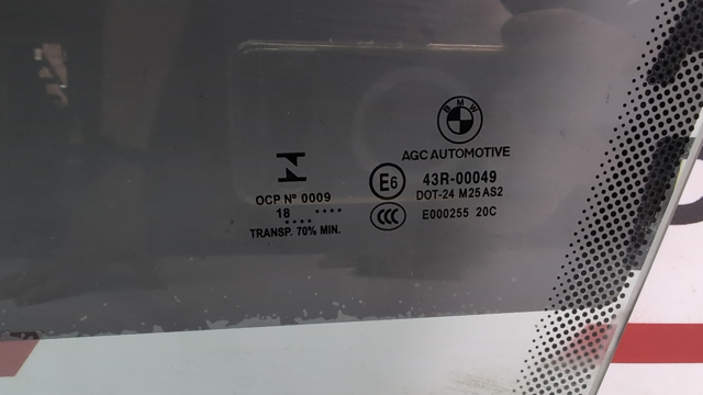 Стекло передней двери, левой 51337309733 BMW