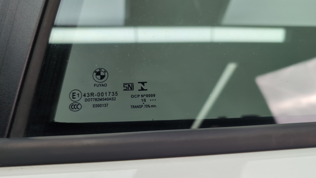 BMW 51357259819 Стекло двери задней левой в наличии Ровно