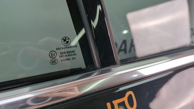 51357381348 BMW Стекло-форточка двери задней правой купить в Ровно
