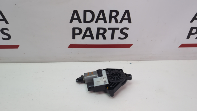 Мотор стеклоподъемника двери задней, левой 51357455083 BMW