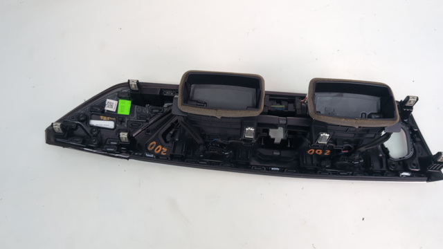 BMW 51456820690 Молдинг (накладка) приборной панели "торпедо" центральный в наличии Черкассы