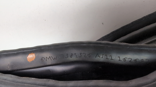 51727468731 BMW Уплотнитель двери передней (на кузове) купить в Кривой Рог