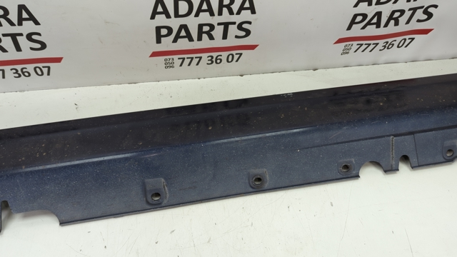 Накладка (молдинг) порога наружная левая 51777294375 BMW