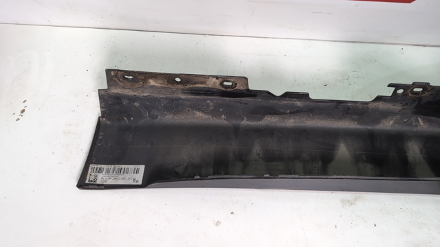 BMW 51777374614 Накладка (молдинг) порога наружная правая в наличии Украина