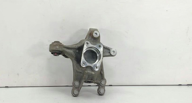 Кулак поворотный правый 527204R010 HYUNDAI